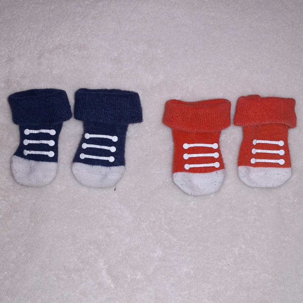 Bundle of over 40 pairs infant socks - Picture 12 of 16